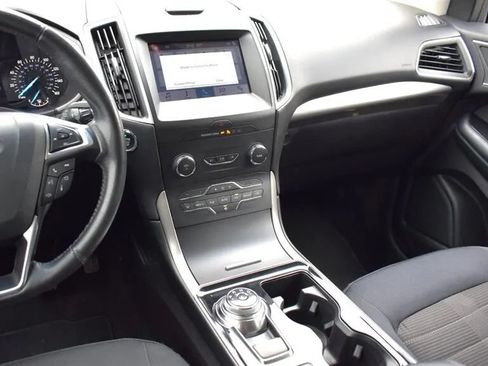 Used 2019 Ford Edge SEL FWD image 16