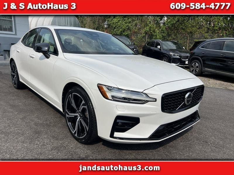 Used 2024 Volvo S60 B5 Plus FWD image 1