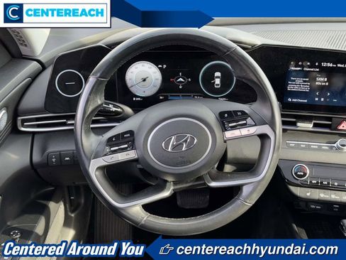 Used 2022 Hyundai Elantra Limited FWD image 12