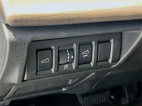Certified 2023 Subaru Outback Limited image 20