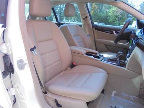 Used 2014 Mercedes-Benz C 300 4MATIC Sedan w/ Premium 1 Package image 11