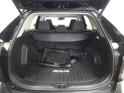 Certified 2019 Toyota RAV4 XLE w/ Convenience Package AWD/4WD image 11
