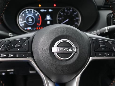 New 2025 Nissan Versa SR w/ Trunk Package FWD image 18