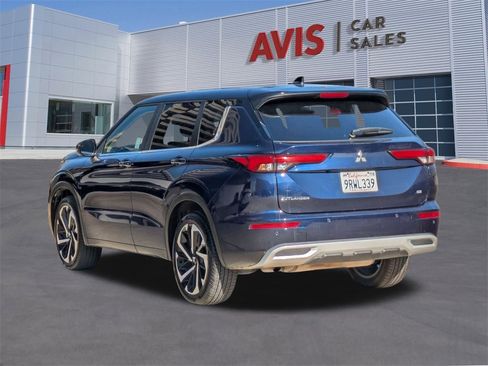 Used 2024 Mitsubishi Outlander SE image 9