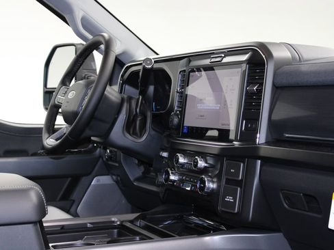 New 2026 Ford F250 Lariat w/ Black Appearance Package image 29