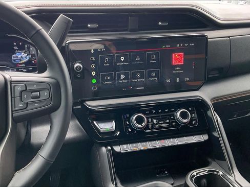 Used 2025 GMC Sierra 2500 AT4 w/ AT4 Premium Plus Package AWD/4WD image 7