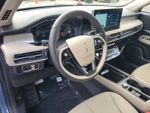 New 2026 Lincoln Corsair Premiere image 13