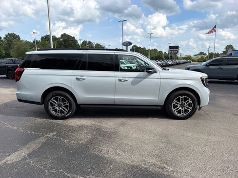 New 2026 Ford Expedition Max Active RWD image 2
