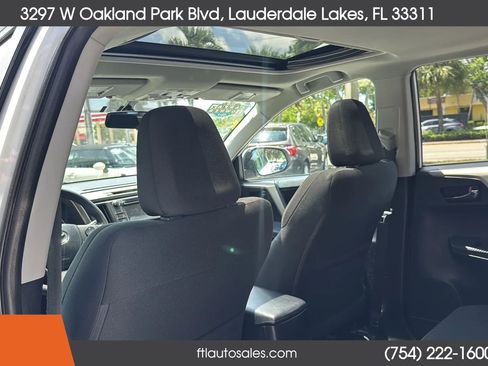 Used 2013 Toyota RAV4 XLE FWD image 25