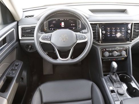Used 2023 Volkswagen Atlas SE w/ Black Wheel Package image 20