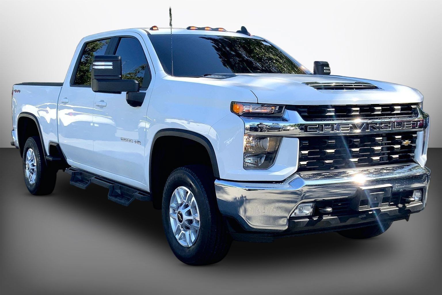 Used 2023 Chevrolet Silverado 2500 LT w/ Convenience Package AWD/4WD image 3