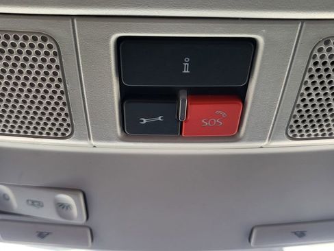 Used 2015 Volkswagen Tiguan S image 34