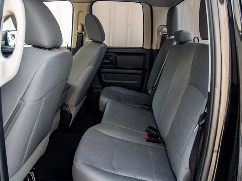 Used 2017 RAM 1500 Express AWD/4WD image 22