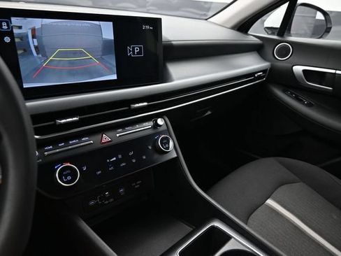 Used 2025 Hyundai Sonata SEL FWD image 12