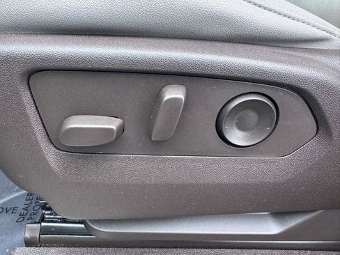 Used 2022 Chevrolet Tahoe LT w/ LT Signature Package image 21