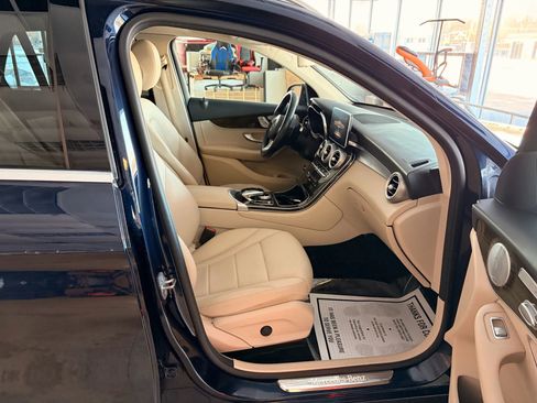Used 2019 Mercedes-Benz GLC 300 4MATIC image 20
