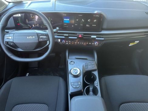 New 2026 Kia Sportage LX FWD image 13