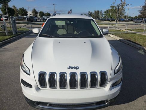 Used 2018 Jeep Cherokee Limited image 4