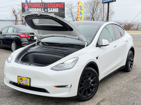 Used 2022 Tesla Model Y Long Range image 75