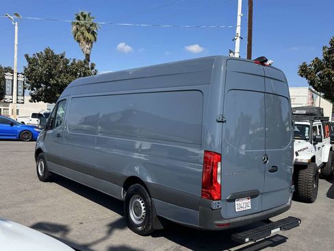 Used 2019 Mercedes-Benz Sprinter 170 image 2