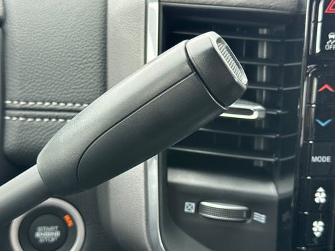 New 2026 RAM 2500 Laramie AWD/4WD image 20