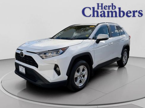 Used 2021 Toyota RAV4 XLE image 4