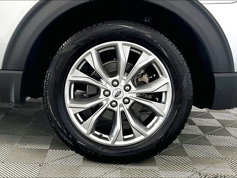 Used 2024 Ford Explorer Limited image 8