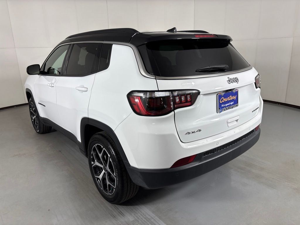 Used 2025 Jeep Compass Limited AWD/4WD image 6
