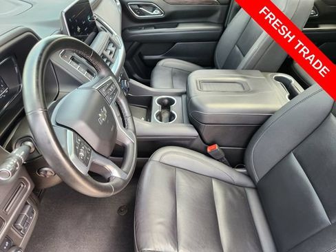Used 2024 Chevrolet Suburban Z71 w/ Luxury Package AWD/4WD image 12