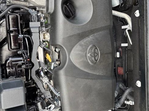Used 2023 Toyota RAV4 XLE Premium FWD image 11