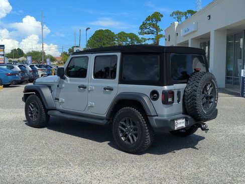 Used 2024 Jeep Wrangler Unlimited Sport AWD/4WD image 5