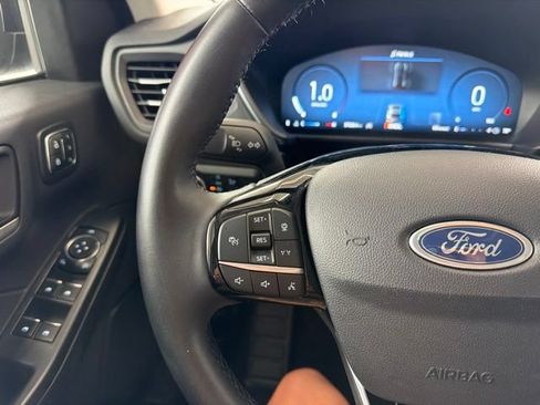 Certified 2024 Ford Escape Platinum AWD/4WD image 25