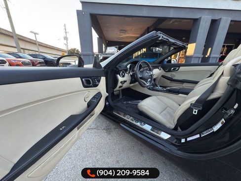 Used 2018 Mercedes-Benz SLC 300 image 23