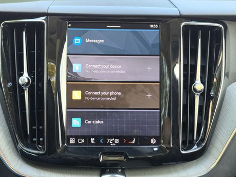 Used 2025 Volvo XC60 B5 Plus AWD/4WD image 19