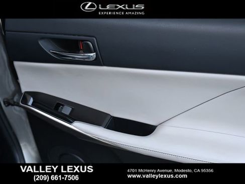 Used 2016 Lexus IS 200t image 17