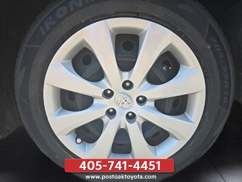 Used 2025 Toyota Corolla LE FWD image 25