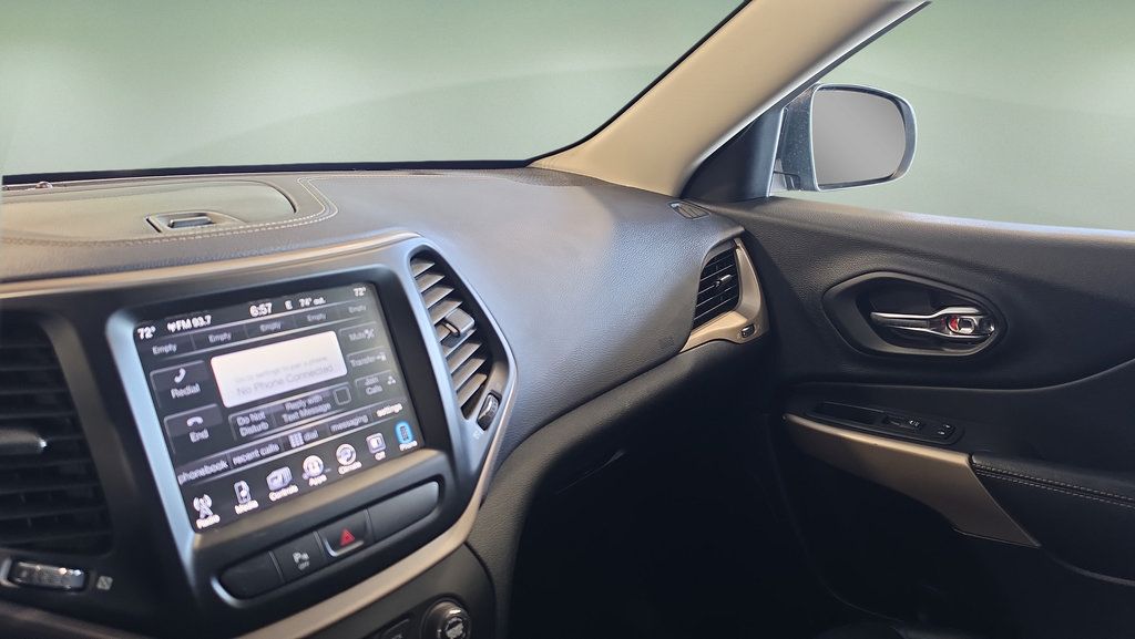 Used 2018 Jeep Cherokee Limited AWD/4WD image 24