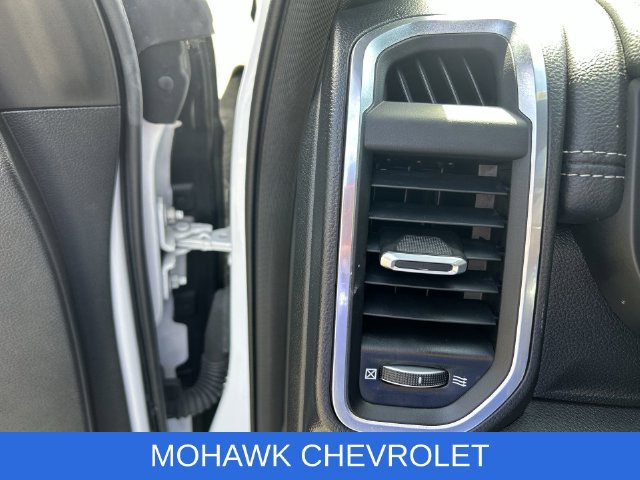 Used 2022 RAM 1500 Laramie w/ Sport Appearance Package AWD/4WD image 10