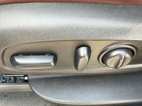 Used 2019 Buick Enclave Avenir FWD image 25