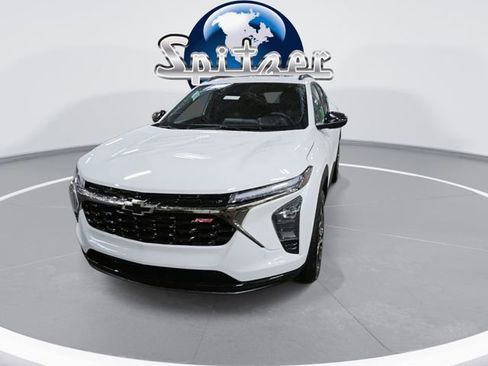 New 2026 Chevrolet Trax RS w/ Sunroof Package image 3