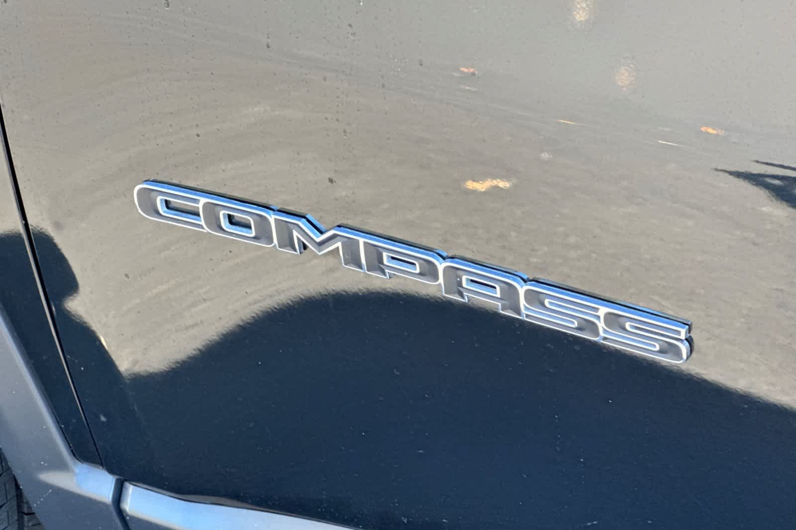 Used 2024 Jeep Compass Latitude AWD/4WD image 27