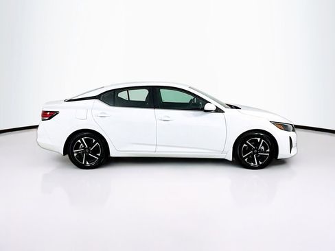 Used 2024 Nissan Sentra SV FWD image 8
