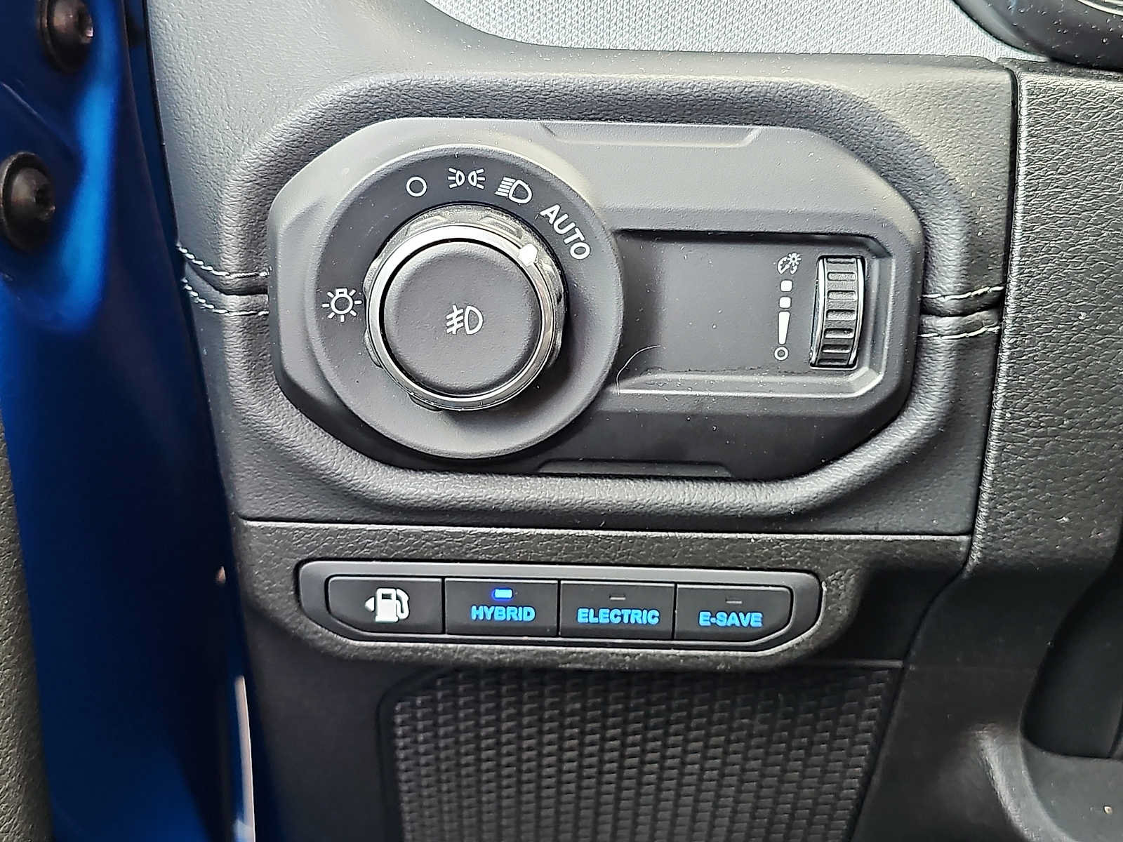 Used 2024 Jeep Wrangler Unlimited Sahara AWD/4WD image 26