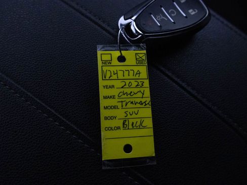 Used 2023 Chevrolet Traverse LT FWD image 25