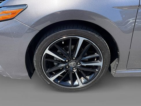 Used 2019 Toyota Camry XSE FWD image 9