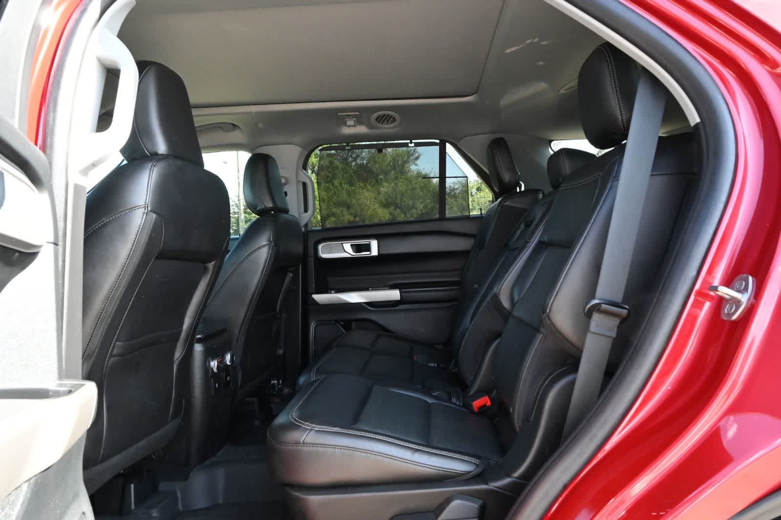 Used 2021 Ford Explorer Limited w/ Hybrid Equipment Group 310A AWD/4WD image 18