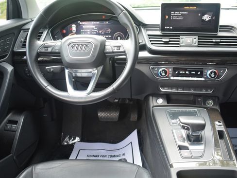 Used 2020 Audi Q5 e Premium w/ Convenience Package AWD/4WD image 3