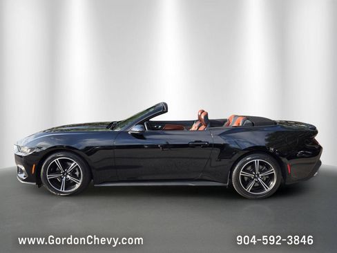 Used 2025 Ford Mustang Premium RWD image 2