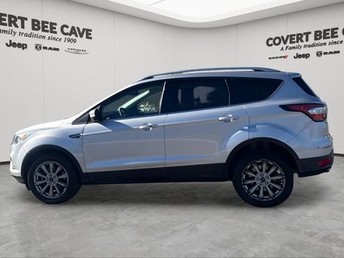 Used 2017 Ford Escape Titanium image 5