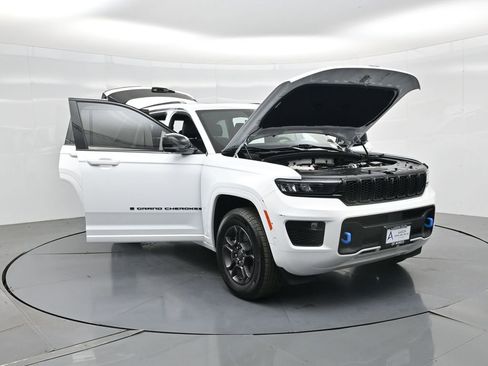 Used 2025 Jeep Grand Cherokee Limited 4xe image 37